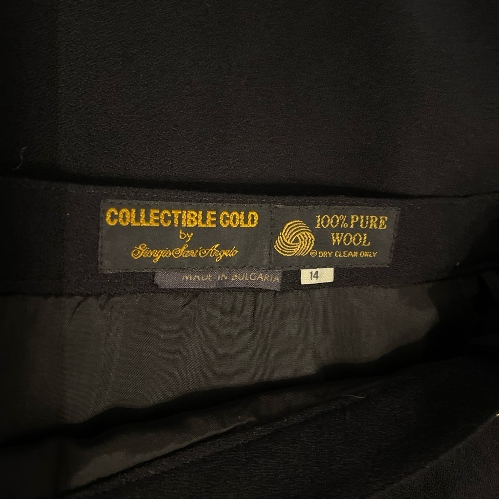Collectible Gold black skirt size 14 made in Bulgaria - Picture 5 of 10